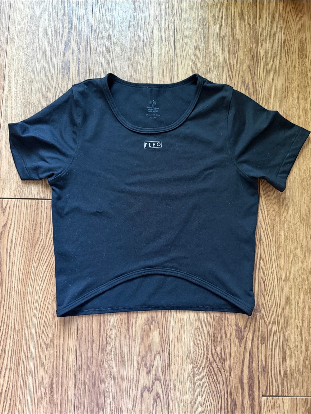 Fleo Black Short Sleeve Scoop-Neck Crop Tee